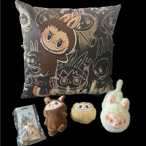 NWOT-LABUBU BUNDLE